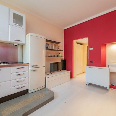 Xenia Apartments - Colorful Apartment In Fiera Area Milano Ngoại thất bức ảnh